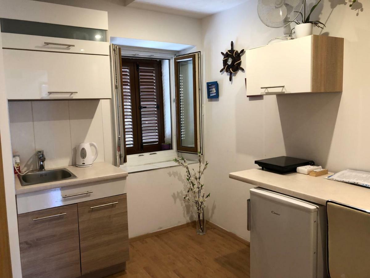 Lily Apartment Koper Exterior foto